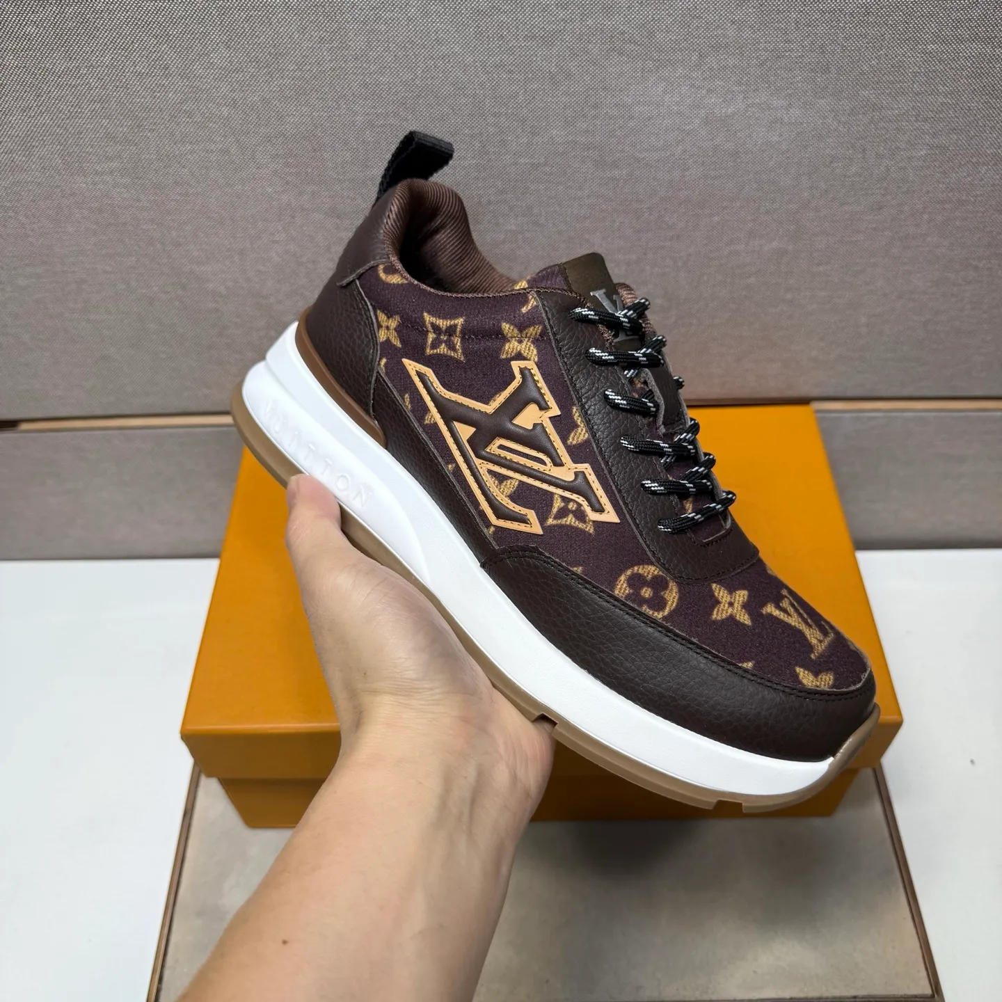 ⬛️Men's shoes 💰p442【LV～】Men's casual shoes 2025z cabinet sales simultaneously 🔶Size: 38-44#️⃣ 🔷3 colors🔜The upper is made of multi-material splicing➕Mesh lining, comfortable and breathable, sole: original comfortable and wear-resistant outsole, ⚠️real thing📱photographed🎬real thing is better📢📢📢
